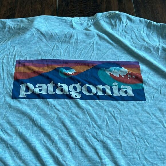 PATAGONIA P-6 LOGO RESPONSIBLY
TEE BIG SKY BLUE size XL 50+ UPF outdoor activity - Picture 3 of 6